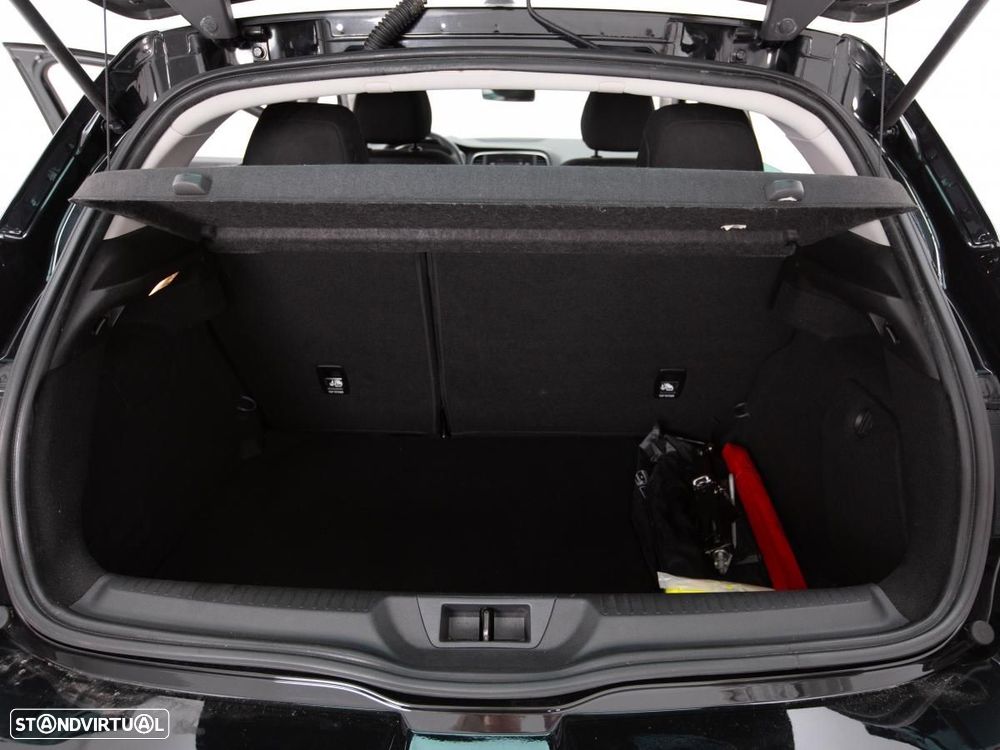Renault Mégane 1.5 Blue dCi Zen — fotografia 11