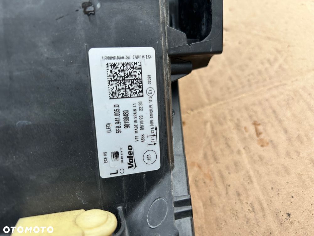 Seat Leon IV lampa prawy przód full led 5FB941005D 5FB941006D - 9