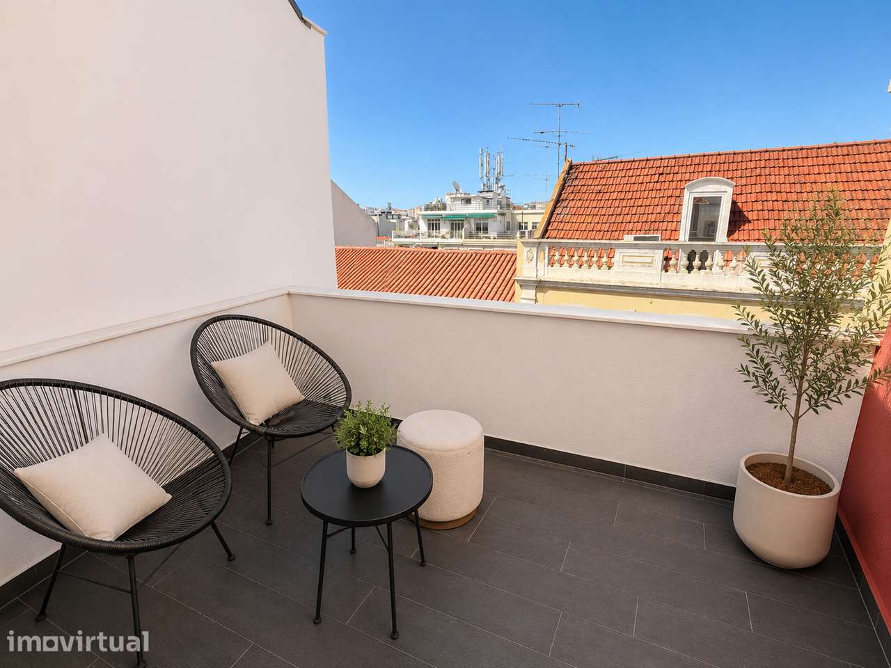 Apartamento T2 Duplex com Terraço em Lisboa - Grande imagem: 2/19