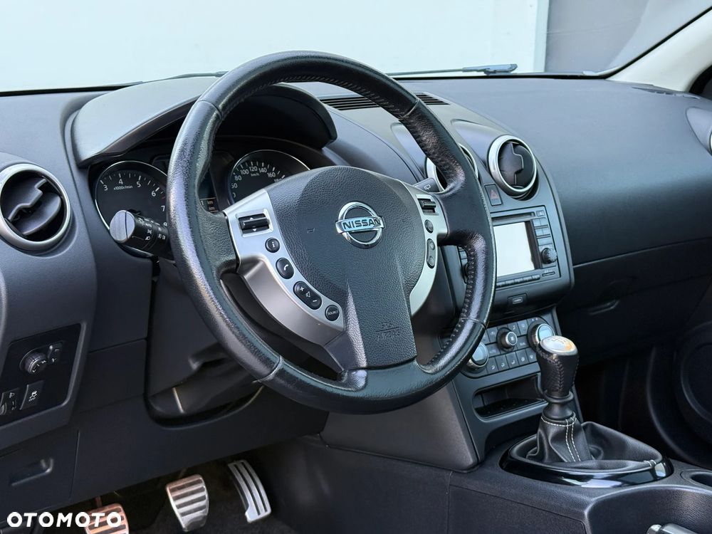 Nissan Qashqai - 25