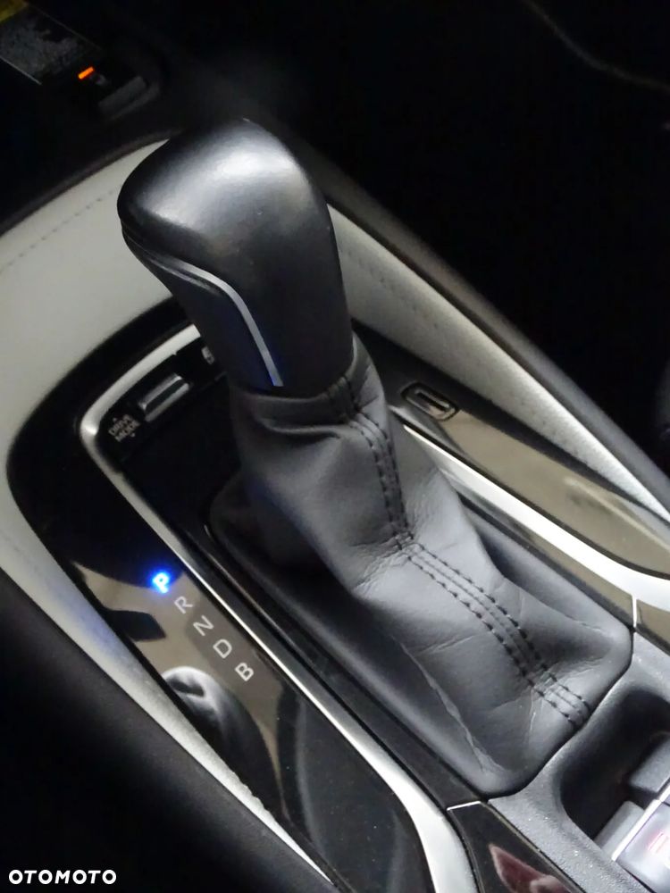 Toyota Corolla 1.8 Hybrid Executive - 18