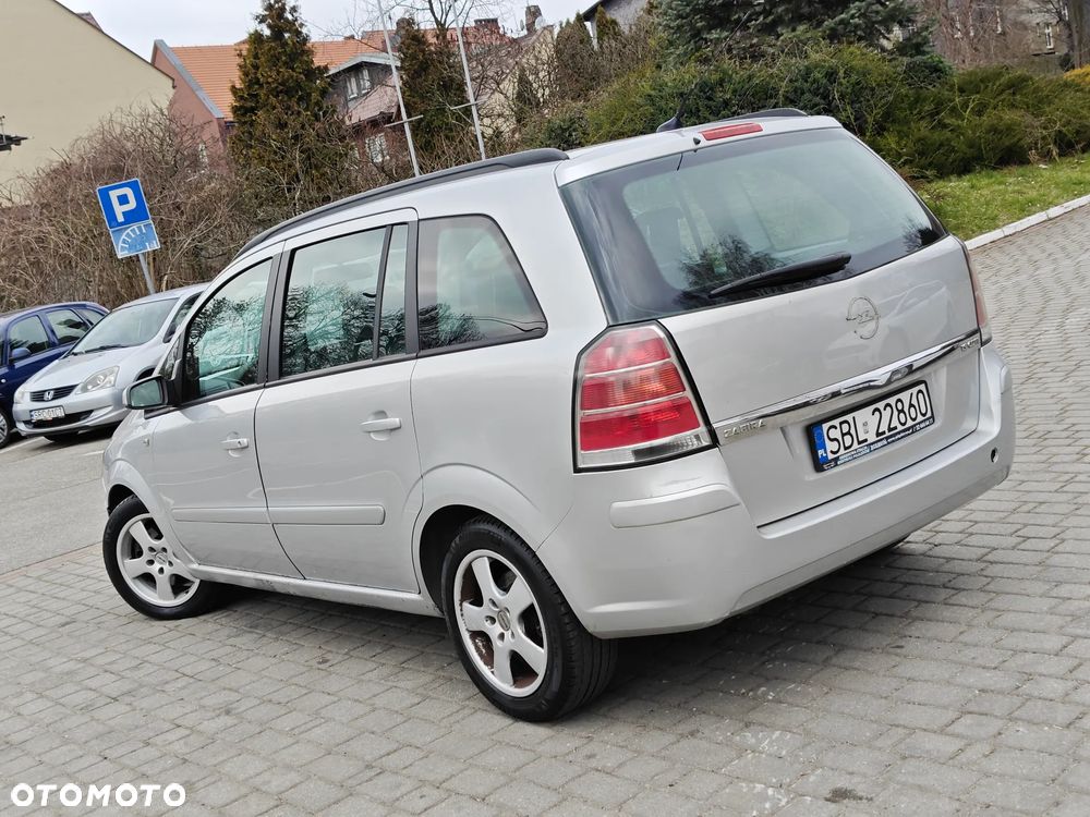 Kia Carens 2.0 CRDi (air2) / Voyage - 6