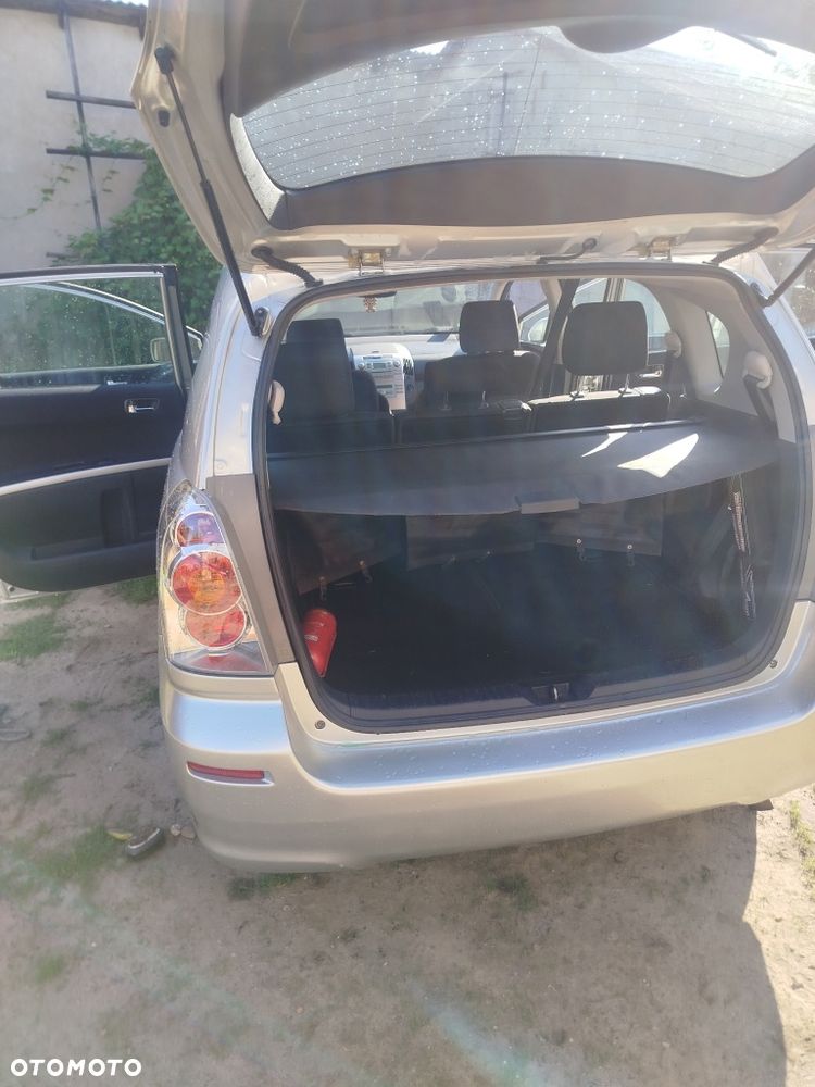 Toyota Verso - 4