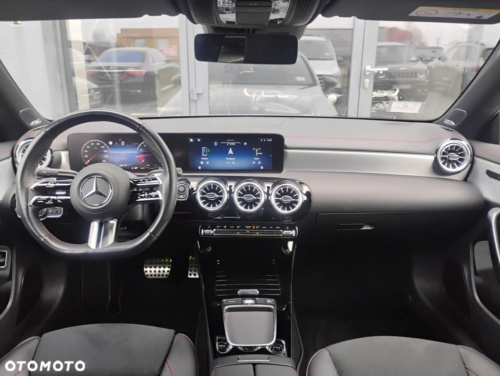 Mercedes-Benz CLA 200 AMG Line 7G-DCT - 11