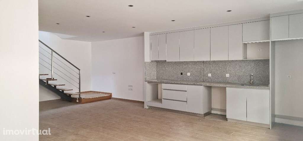 Moradia Geminada V3 - Vieira do Minho - Grande imagem: 2/19