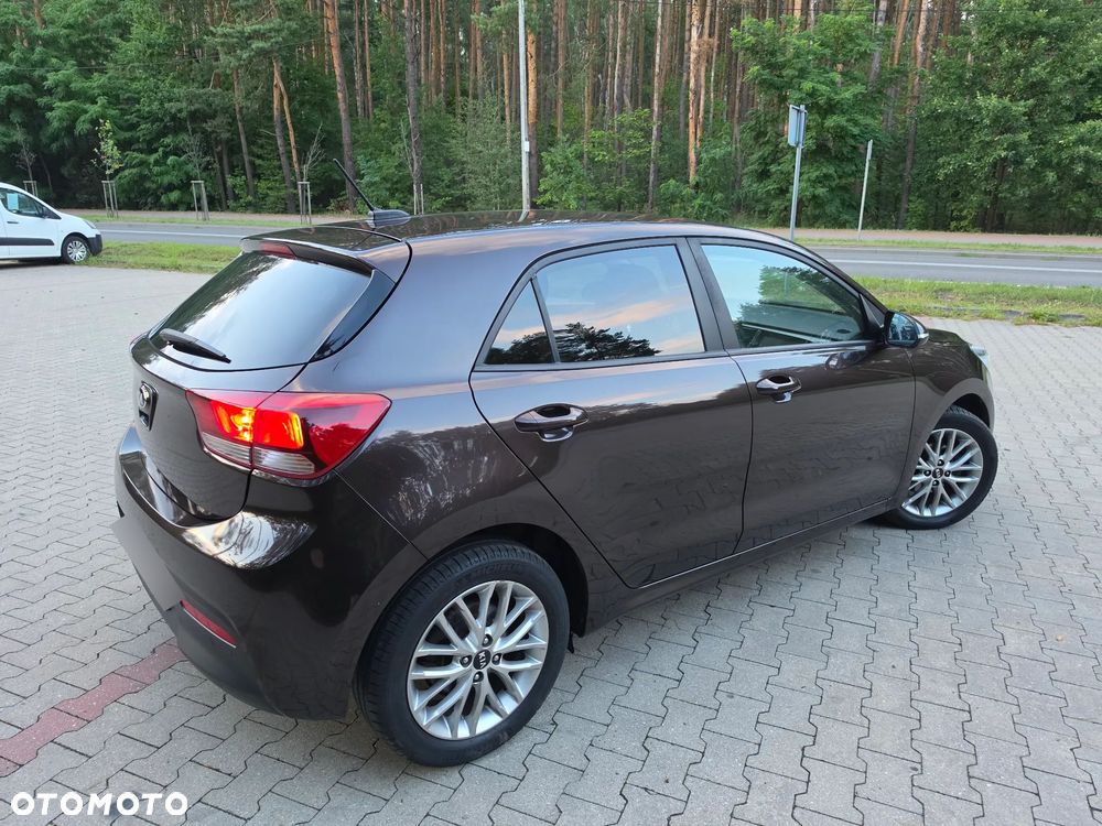 Kia Rio 1.2 Dream-Team Edition - 12