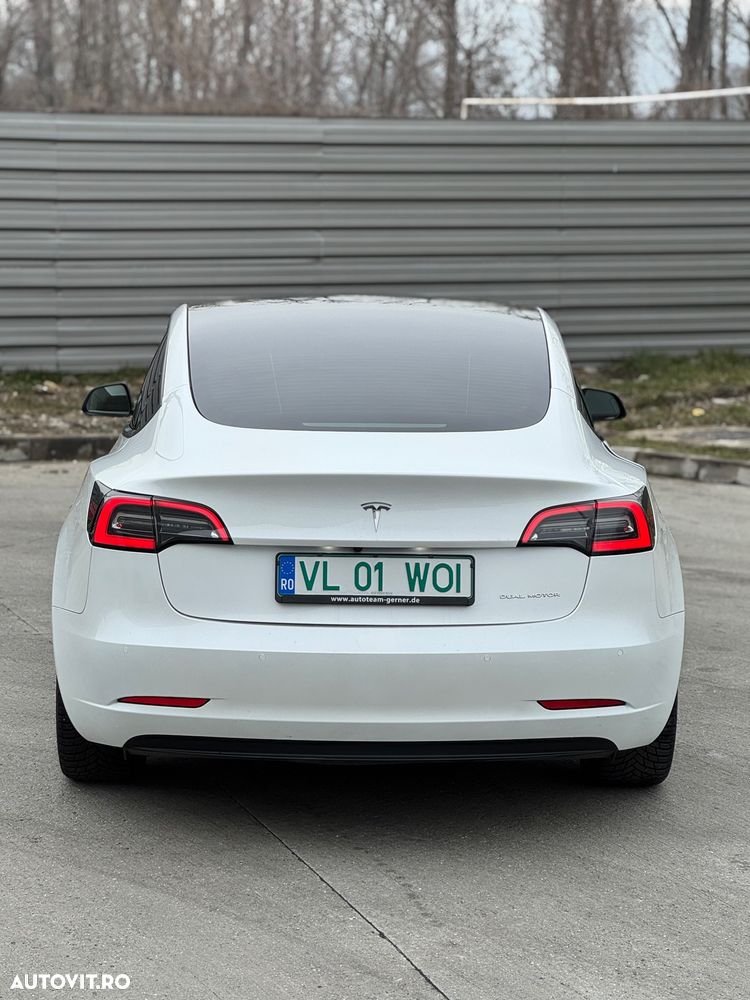 Tesla Model 3 - 10