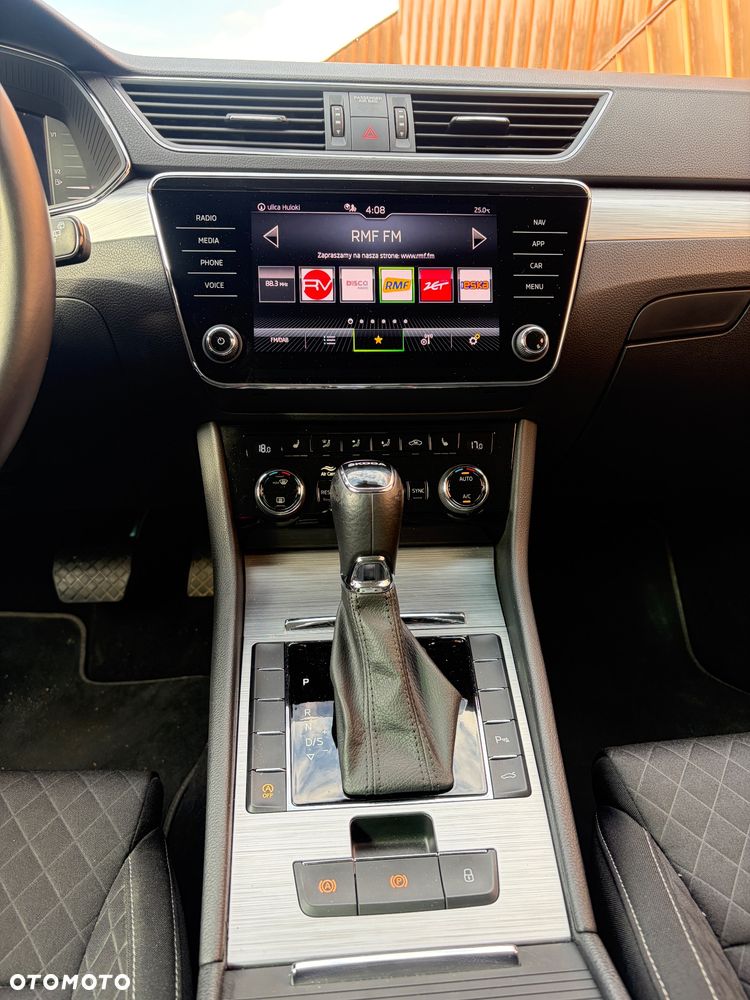 Skoda Superb ver-2-0-tdi-sportline-dsg7 - 9