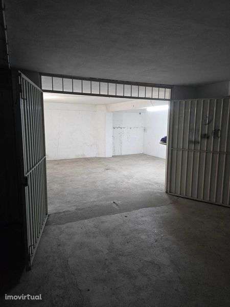 Garagem para motas central em Braga - Grande imagem: 3/4