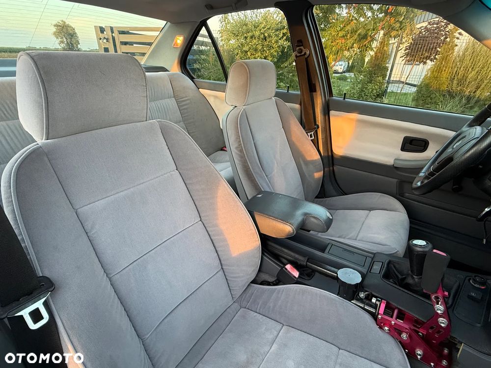 BMW Seria 3 320i - 6