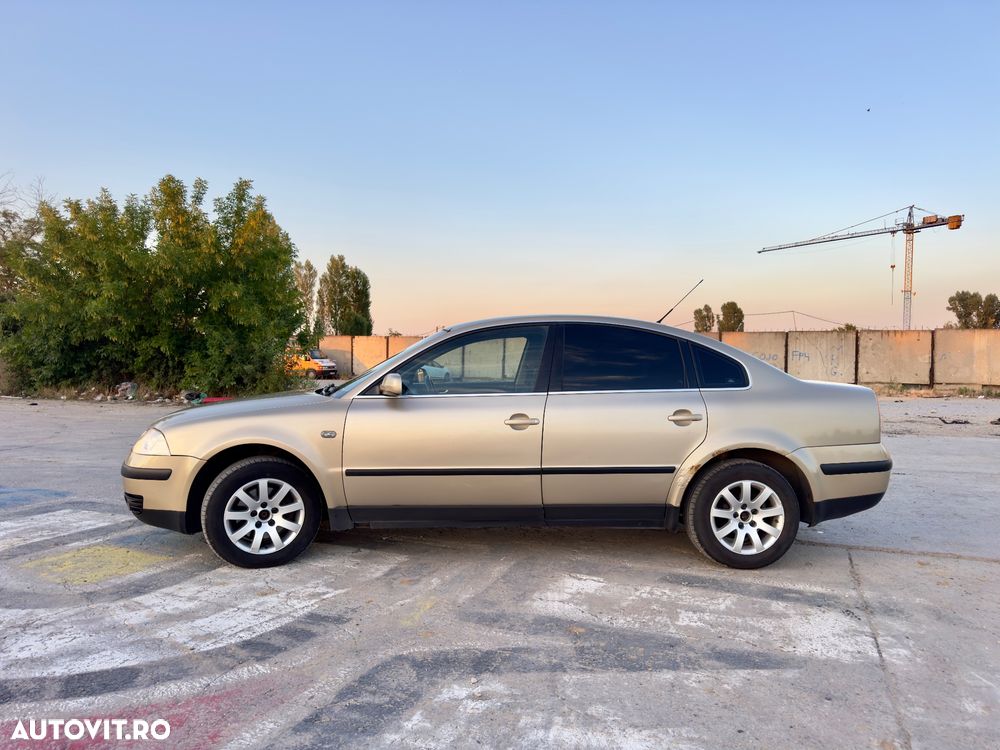 Volkswagen Passat 1.9TD 4Motion Trendline - 2