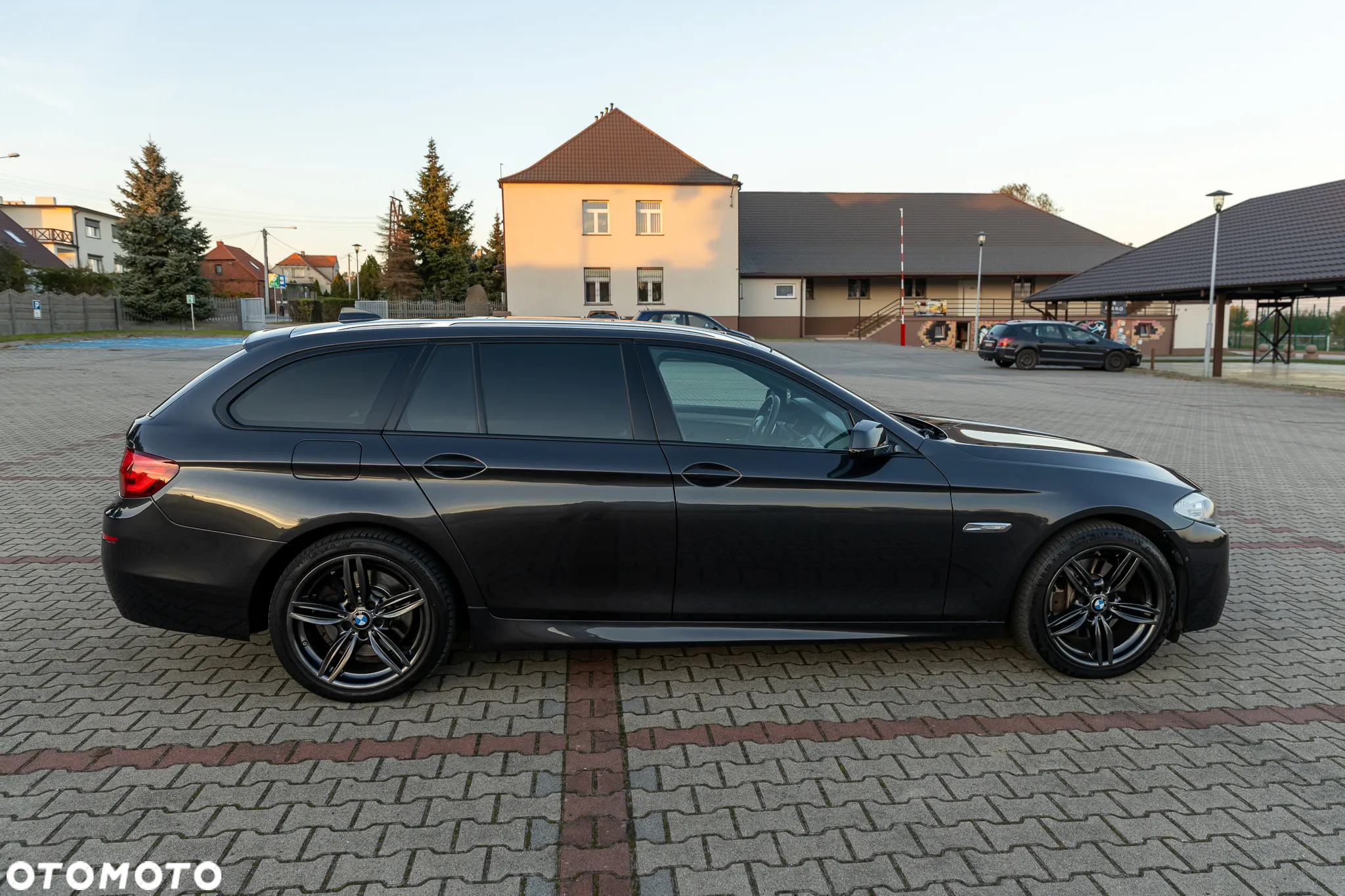 BMW Seria 5 530d xDrive - 10