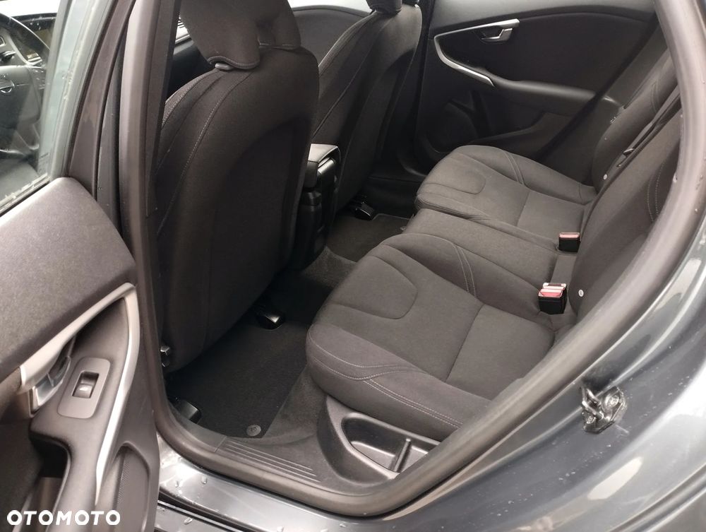 Volvo V40 D2 - 8