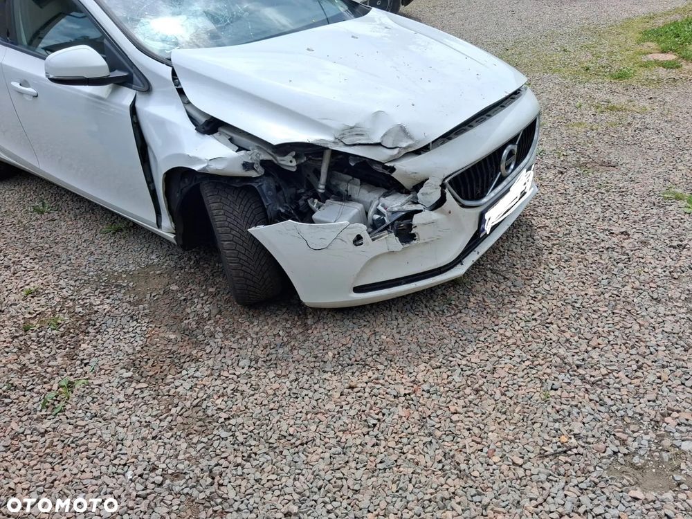 Volvo V40 D3 Drive-E SCR Momentum - 4