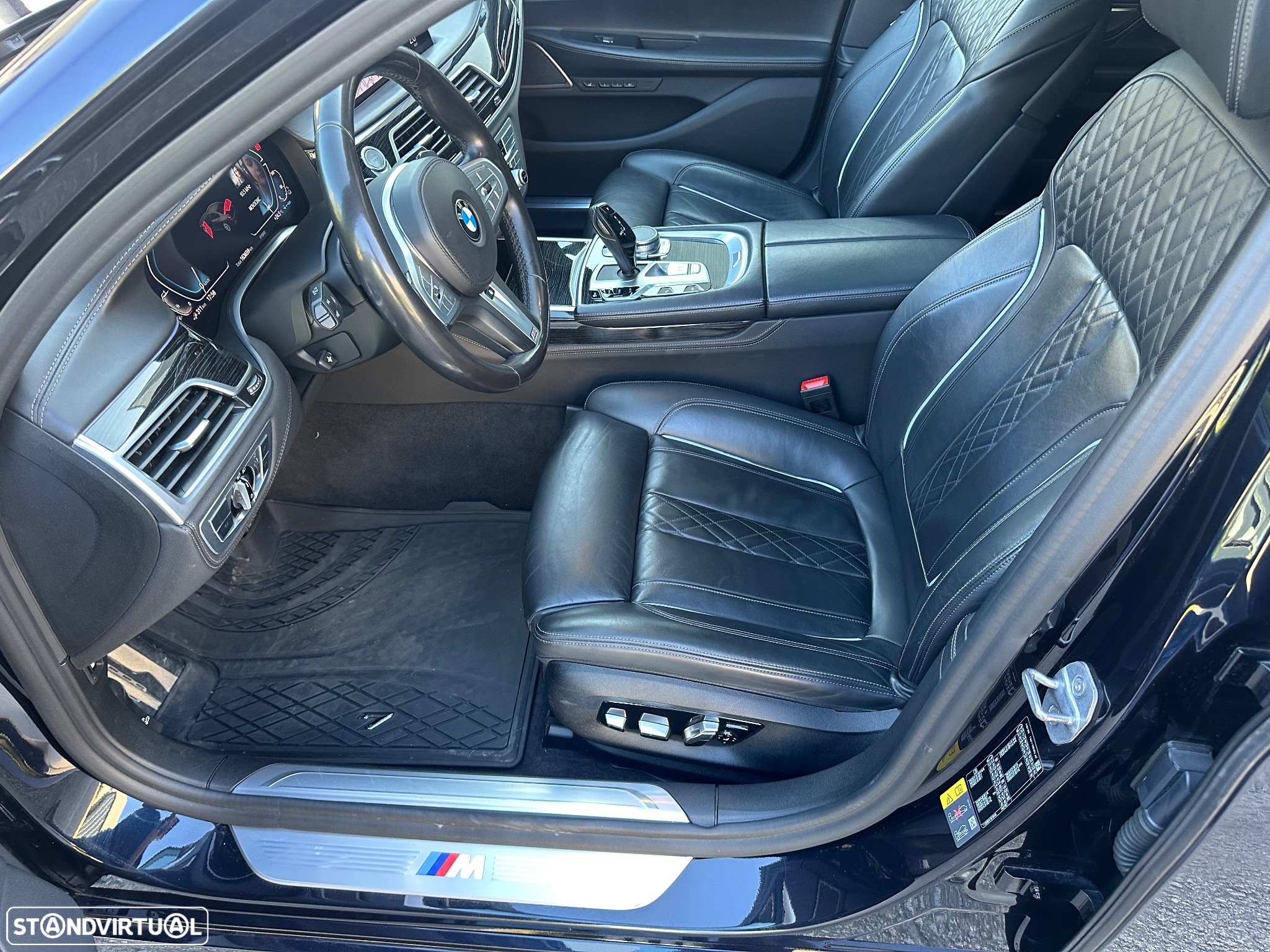 BMW 745 e iPerformance Pack M Auto - 37