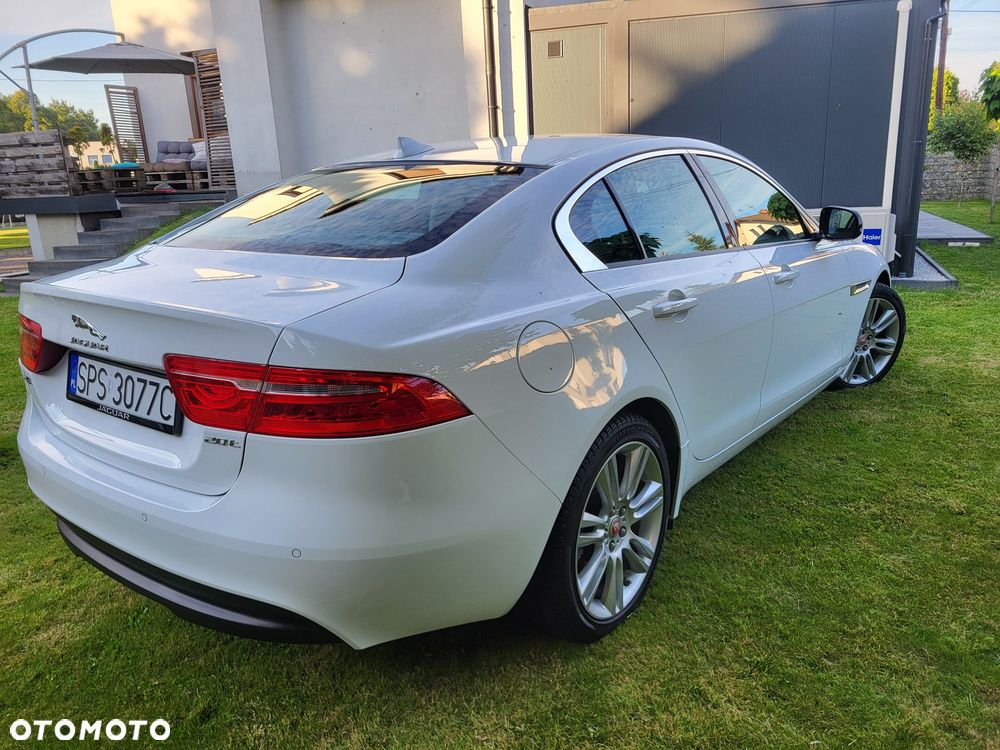 Jaguar XE - 6