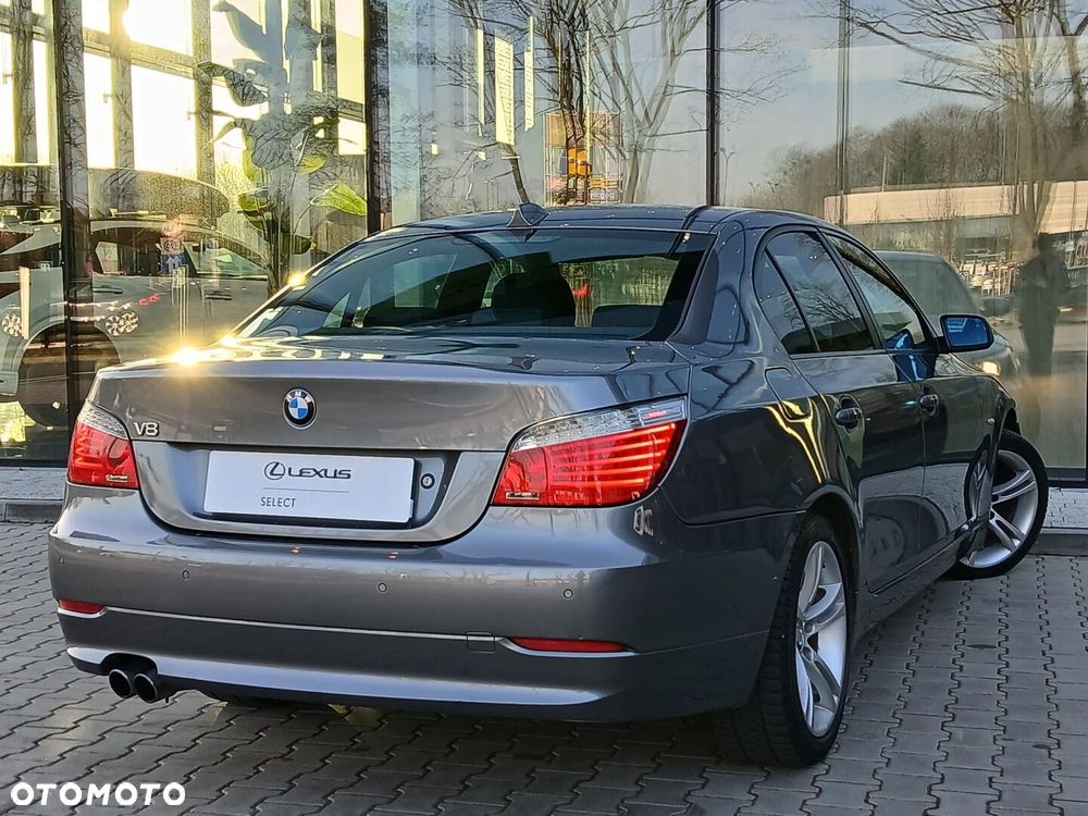 BMW Seria 5 540i - 12