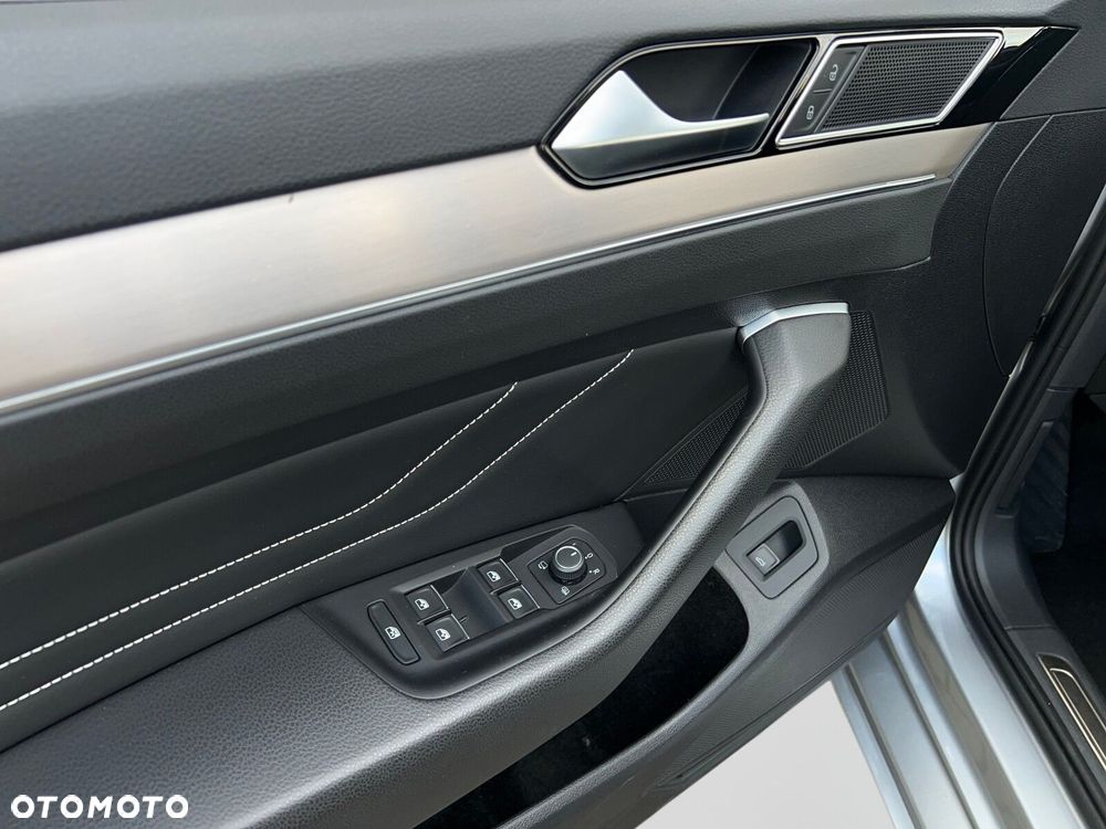 Volkswagen Passat 1.5 TSI EVO Elegance DSG - 19