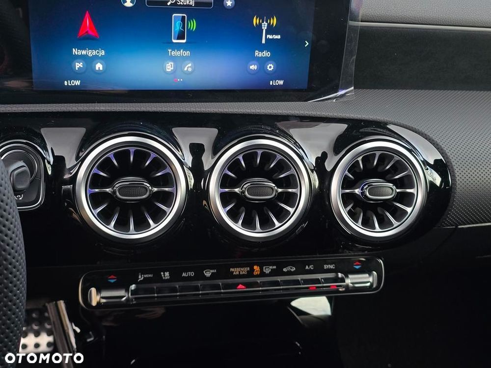 Mercedes-Benz Klasa A 200 7G-DCT AMG Line - 16