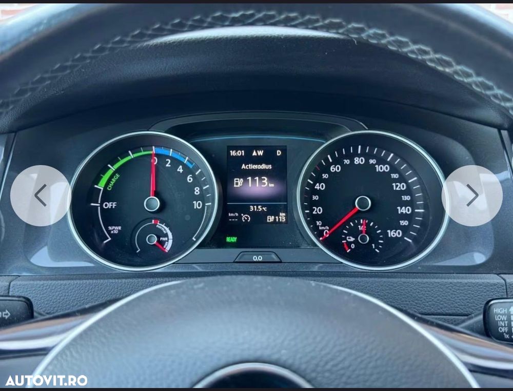 Volkswagen Golf - 10