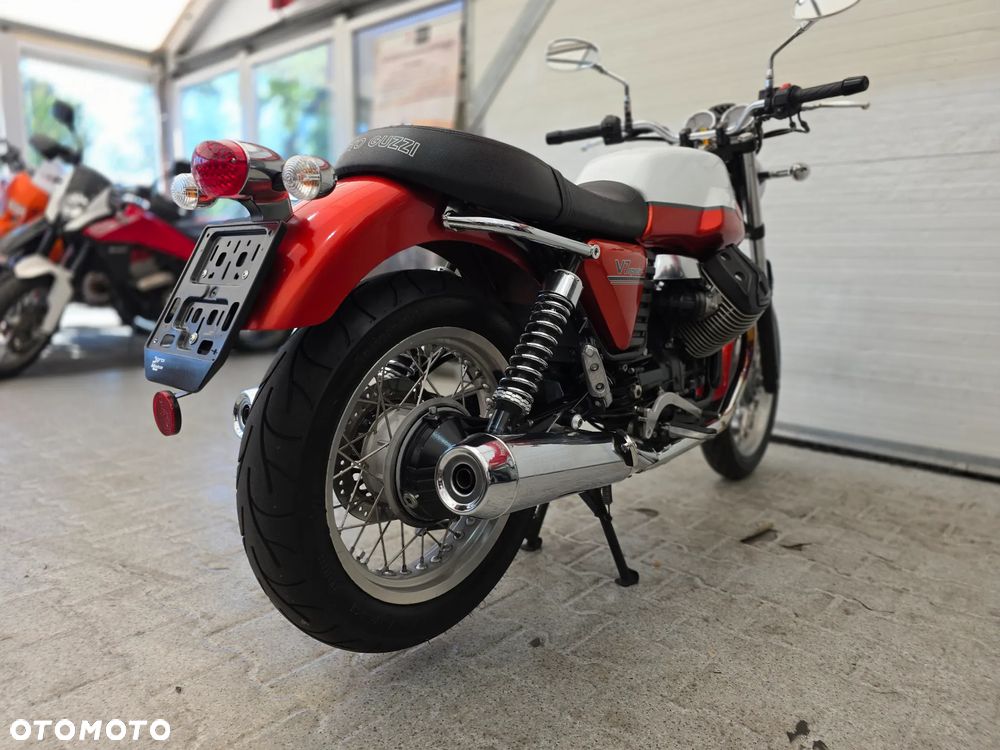 Moto Guzzi V7 - 23