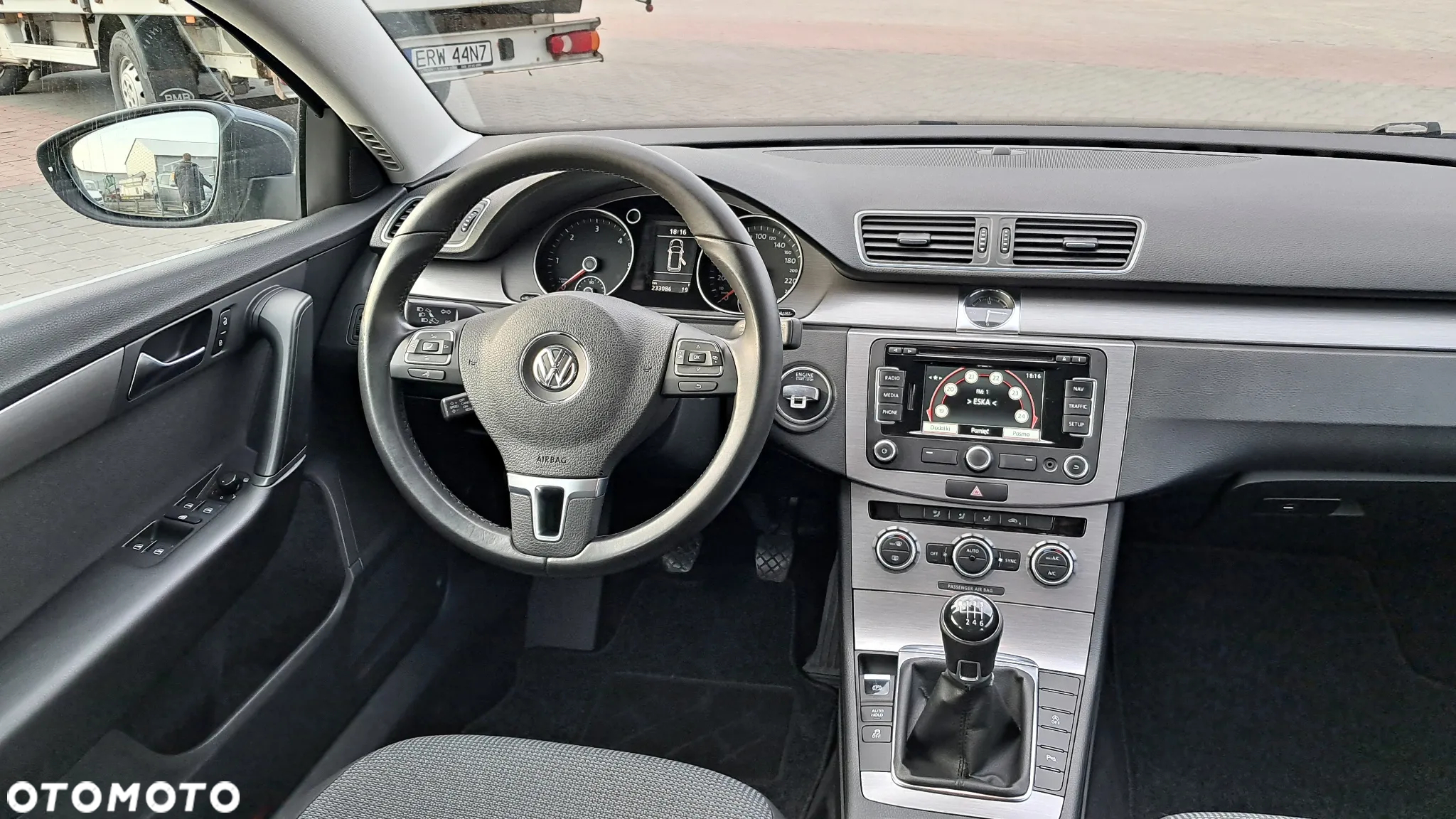 Volkswagen Passat 2.0 TDI Comfortline - 6