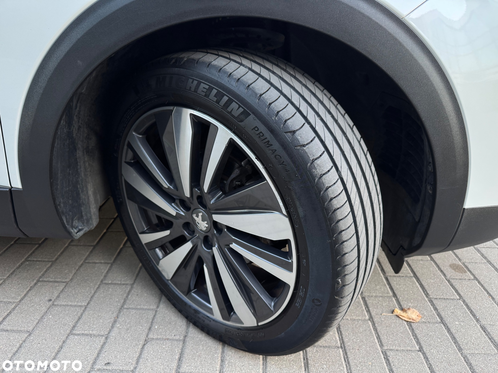 Peugeot 3008 1.5 BlueHDi Allure Pack S&S EAT8 - 9