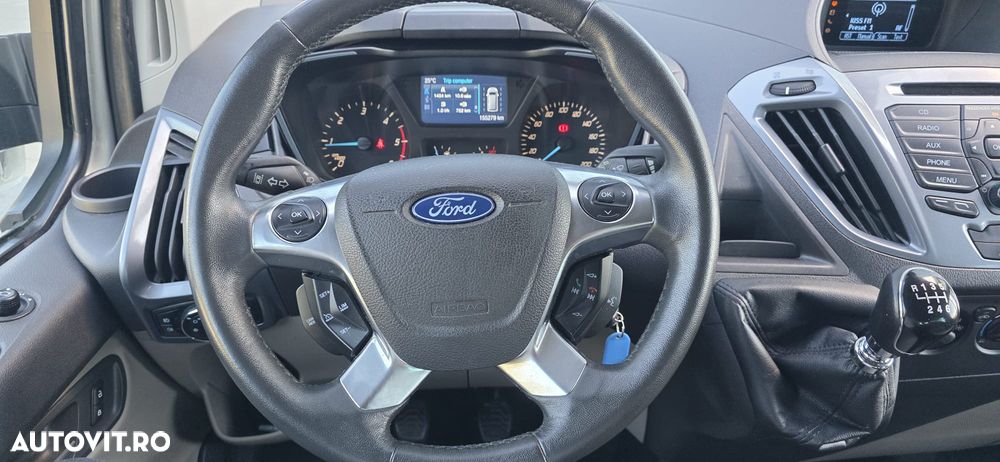 Ford Tourneo Custom - 13