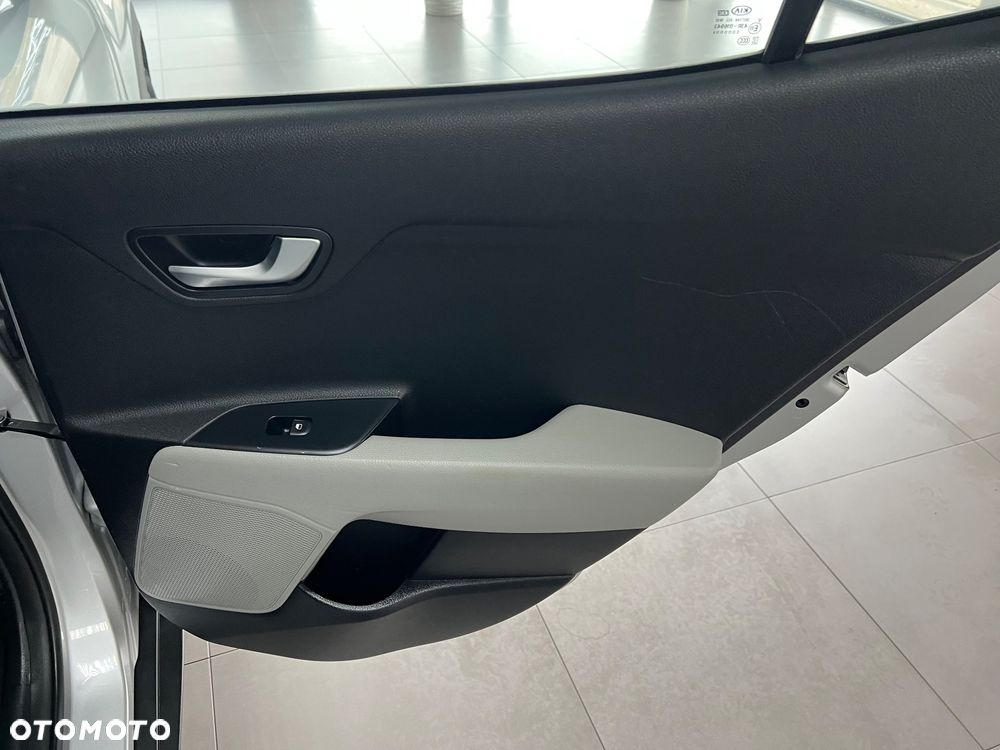 Kia Stonic - 32