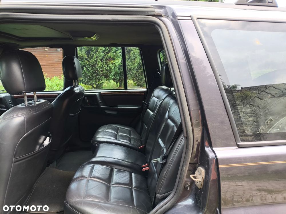 Jeep Grand Cherokee - 11