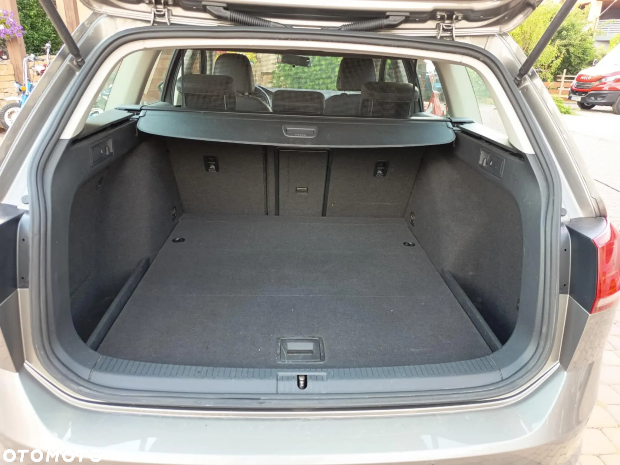 Volkswagen Golf Variant 2.0 TDI (BlueMotion Technology) Highline - 28