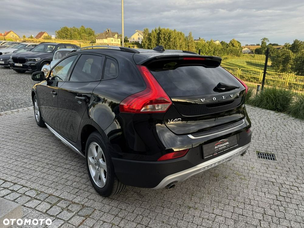 Volvo V40 Cross Country - 6