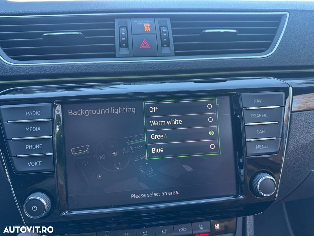 Skoda Superb 2.0 TDI DSG Premium Edition - 23