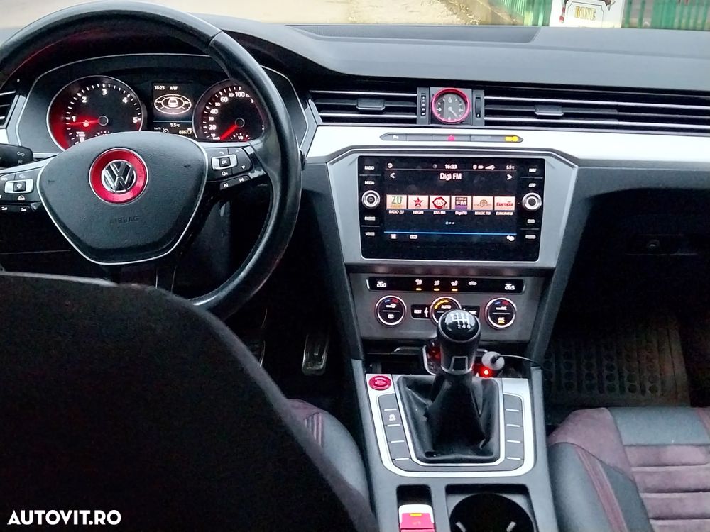 Volkswagen Passat 1.6 TDI Comfortline - 7