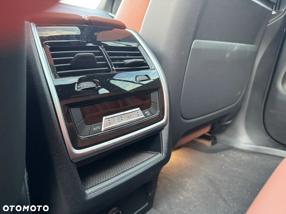 BMW X5 xDrive45e - 17