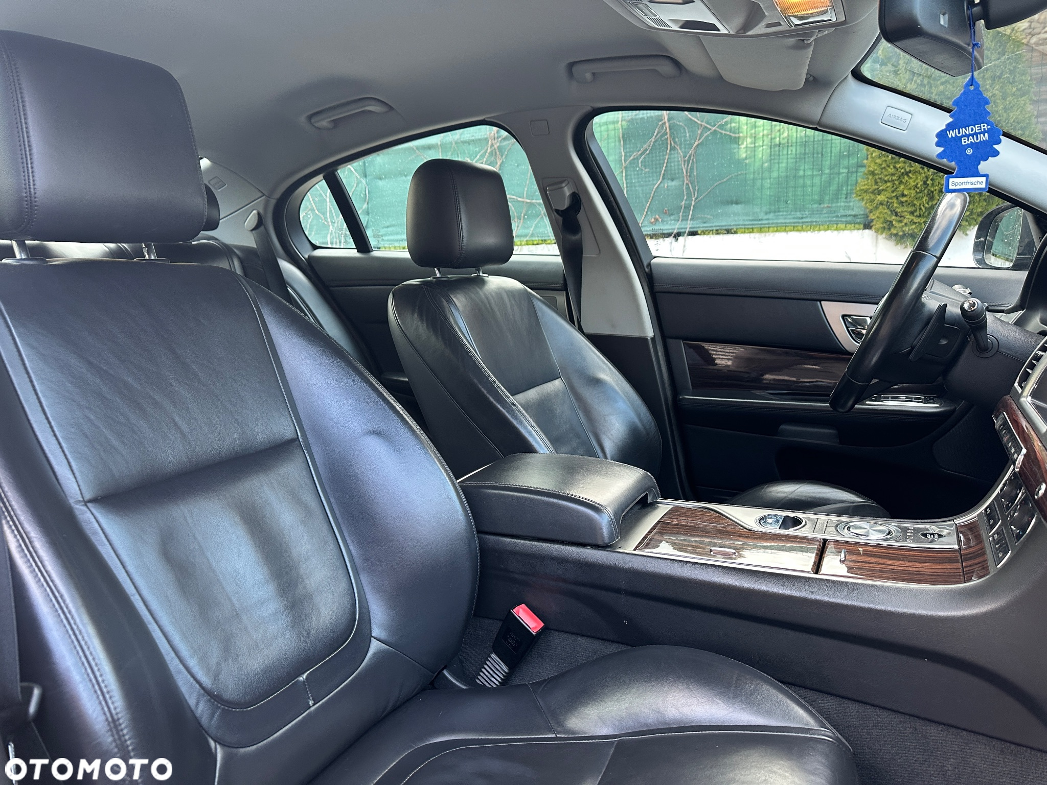 Jaguar XF 2.2 D Premium Luxury - 13
