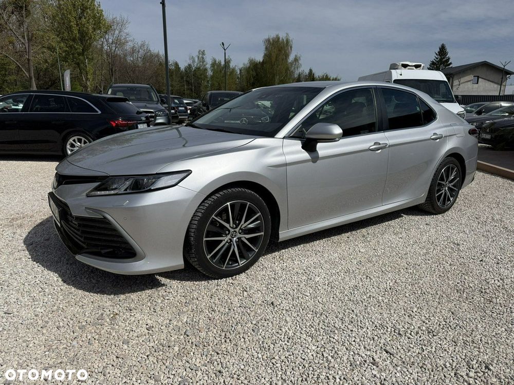 Toyota Camry - 3