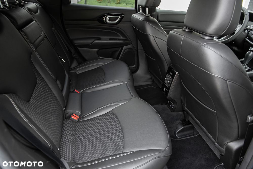 Jeep Compass - 36