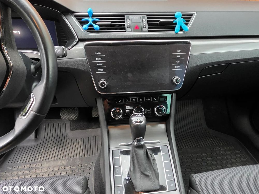 Skoda Superb 2.0 TDI SCR 4x4 Style DSG - 11