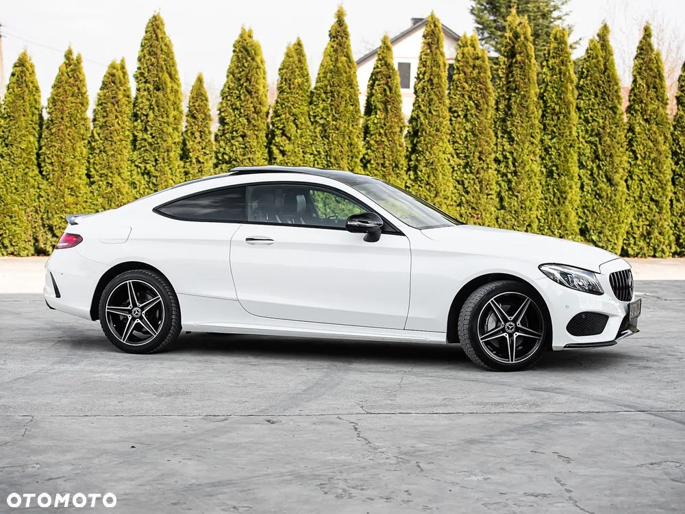 Mercedes-Benz Klasa C 200 4Matic 9G-TRONIC AMG Line - 4
