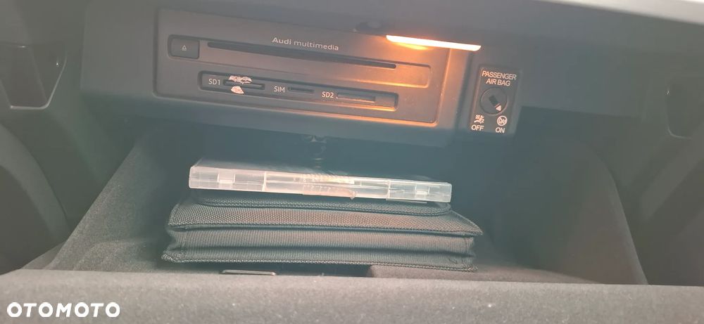 Audi A4 Avant 2.0 TDI S tronic quattro sport - 32