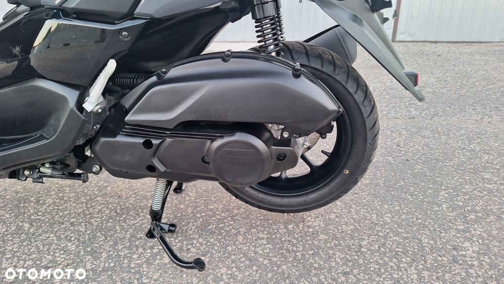 Yamaha NMAX - 8