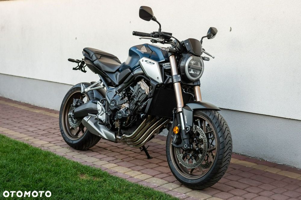Honda CB - 1