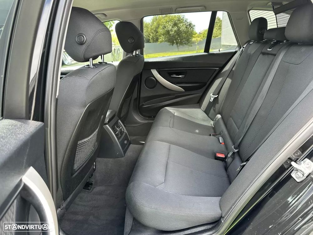 BMW 318 d Aut. Sport Line - 51