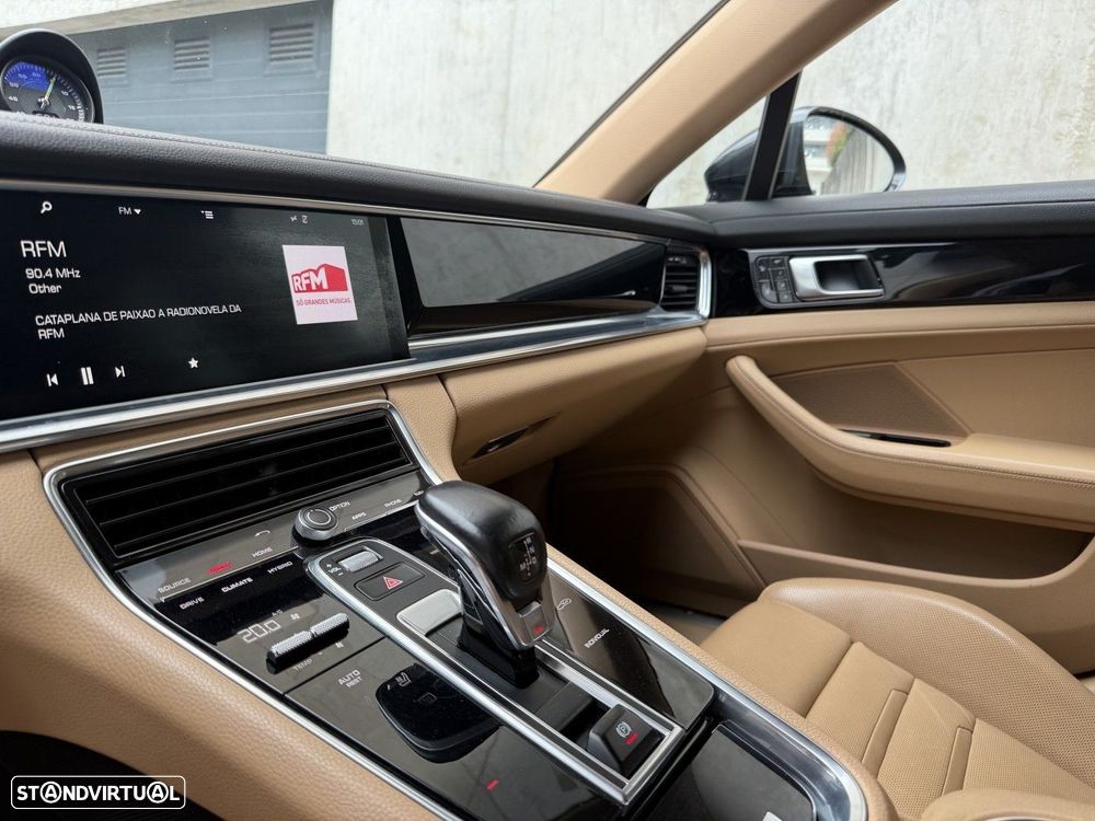 Porsche Panamera 4 E-Hybrid Platinum Edition - 11