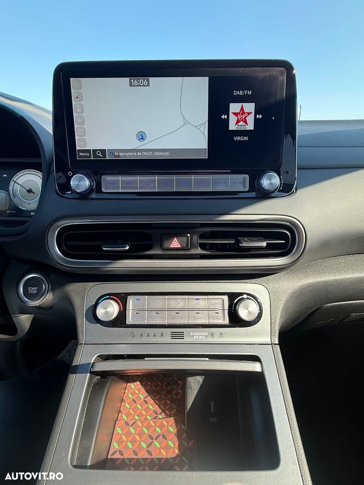 Hyundai KONA - 13