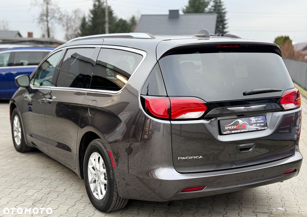 Chrysler Pacifica - 7