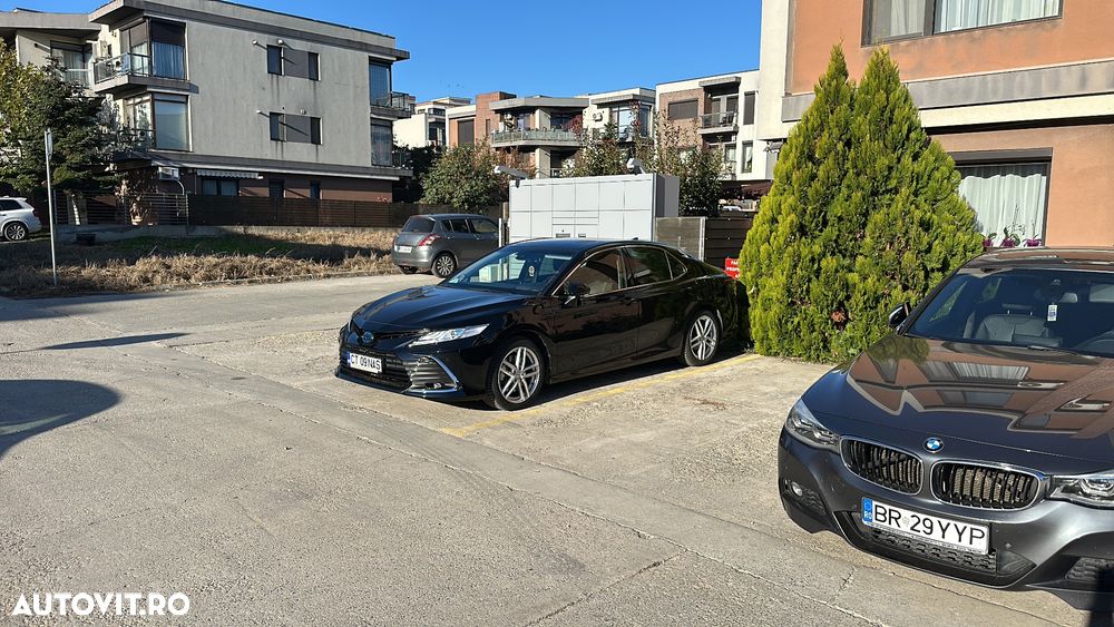 Toyota Camry Luxury - 24