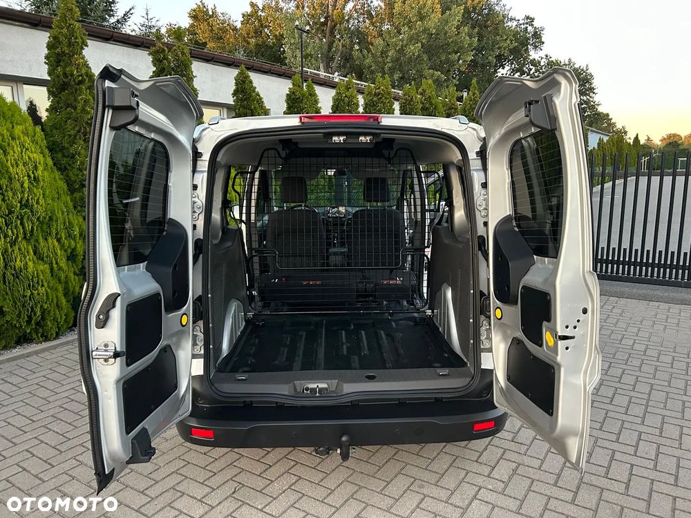 Ford Tourneo Connect Grand - 19