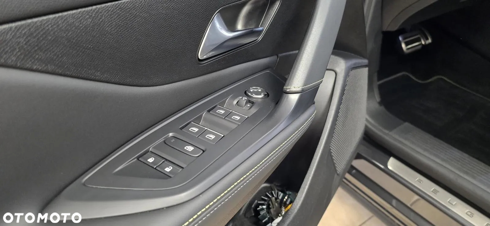 Peugeot 408 1.6 Plug-In Hybrid 225 GT EAT8 - 19